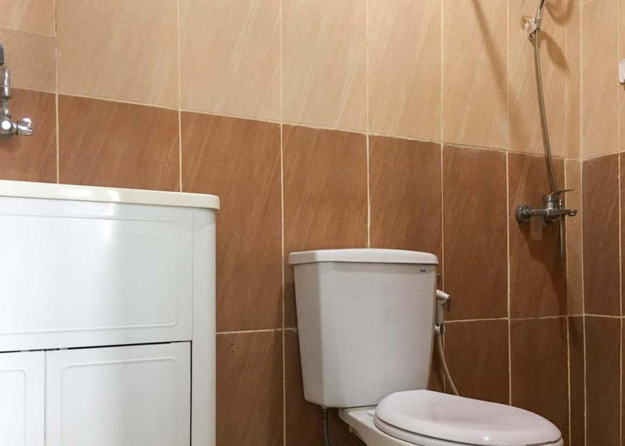 מלון Reddoorz @ Citraland סוראבאיה מראה חיצוני תמונה